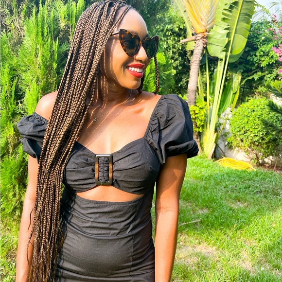 Elegant Black Cutout Puff Sleeve Maxi Dress - Picture 4 of 8